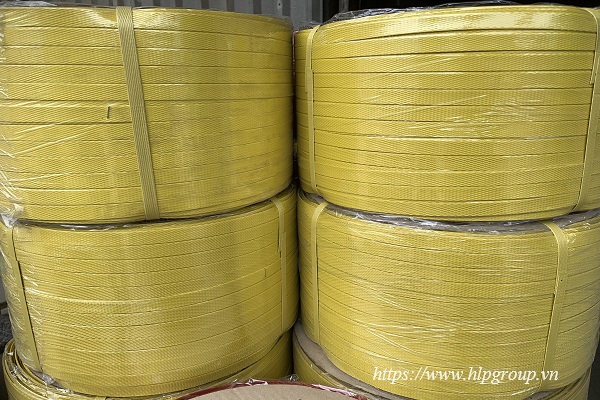 Cuộn dây đai PP màu vàng bản rộng 12mm và 15mm tại HLP